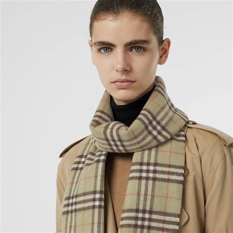 Burberry: Green Check Wool Scarf 